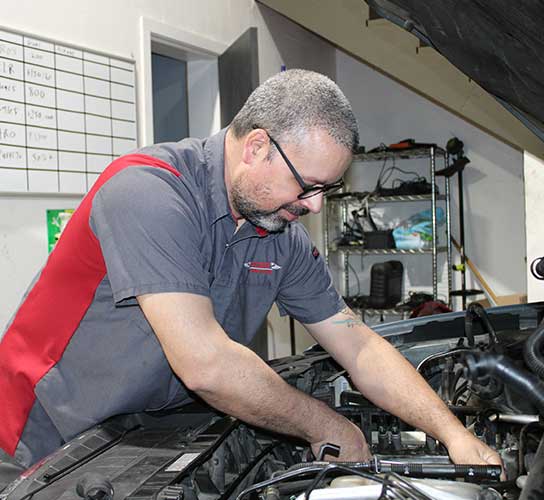 experienced auto technicians 01